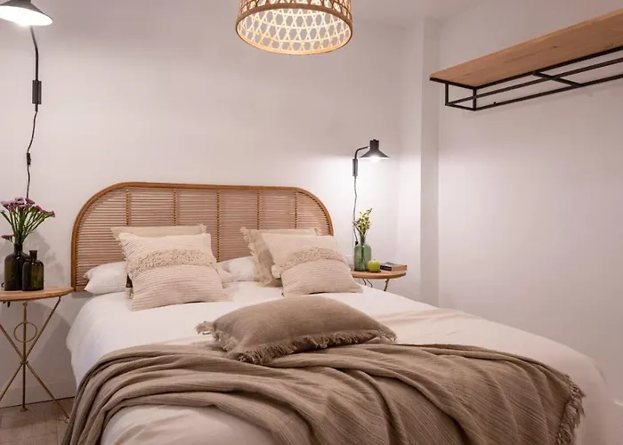 apartamentos junto a jardines del triunfo